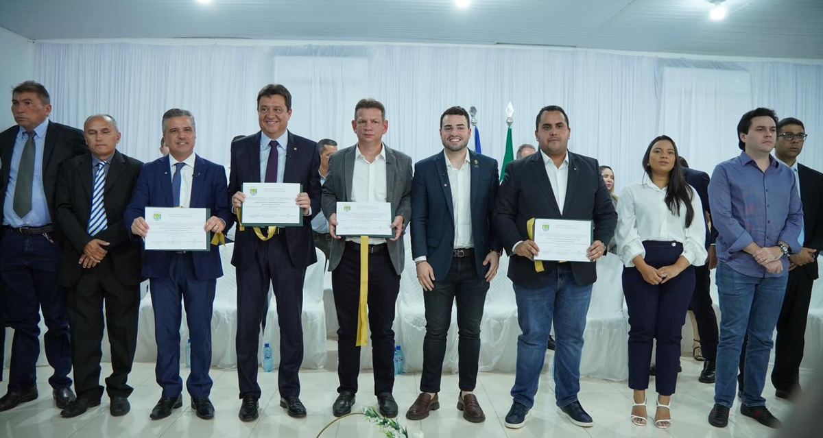 Prefeito Manoel Portela Neto participa da entrega de Títulos de Cidadania na Câmara de Oeiras