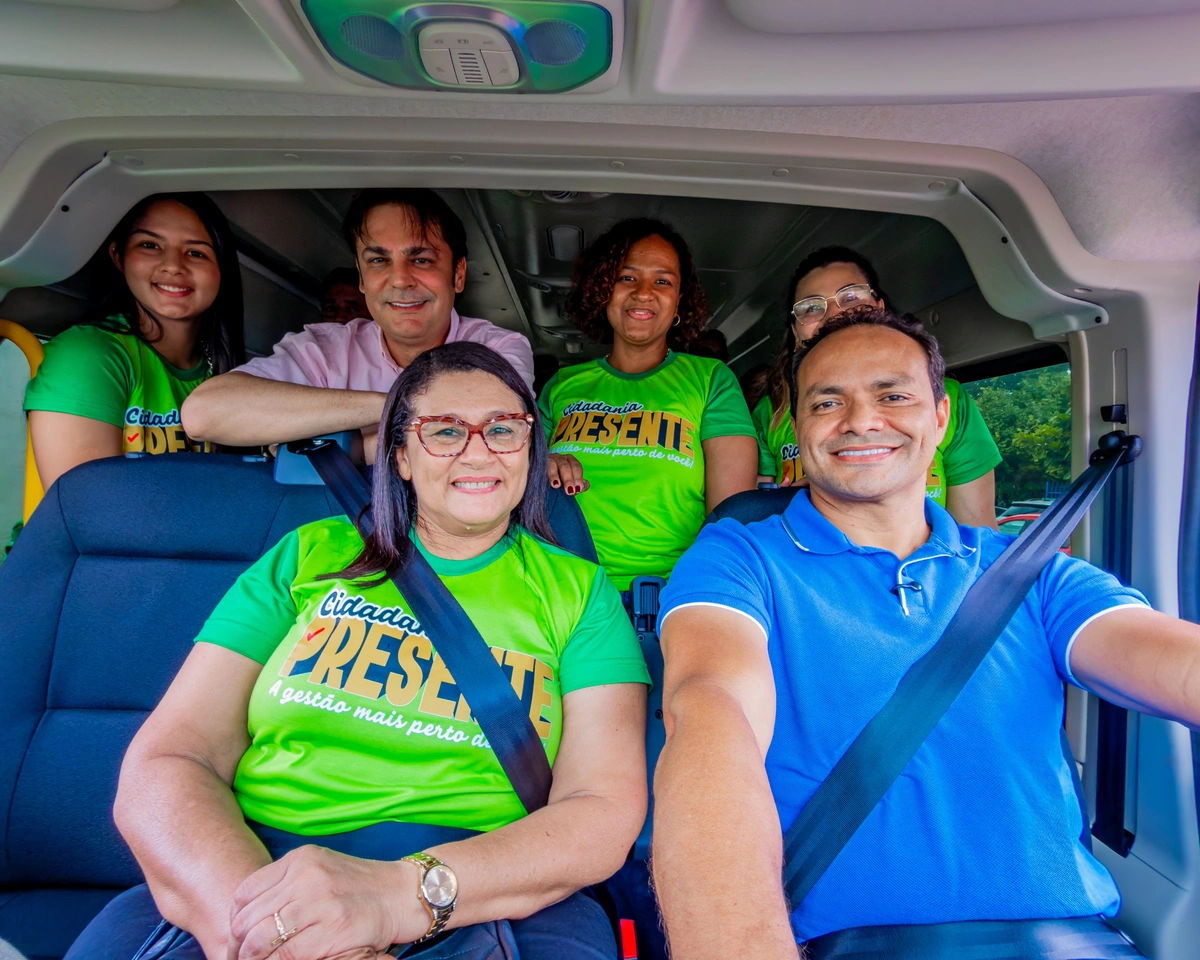 Prefeito Pedro Gomes e equipe