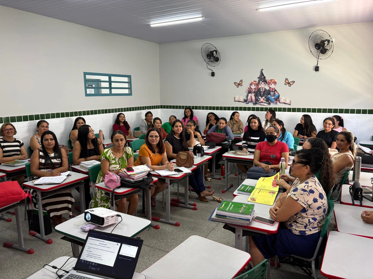 Prefeitura de Esperantina e Instituto Alfa e Beto realizam formação para professores da rede municipal