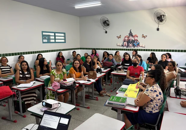Prefeitura de Esperantina e Instituto Alfa e Beto realizam formação para professores da rede municipal