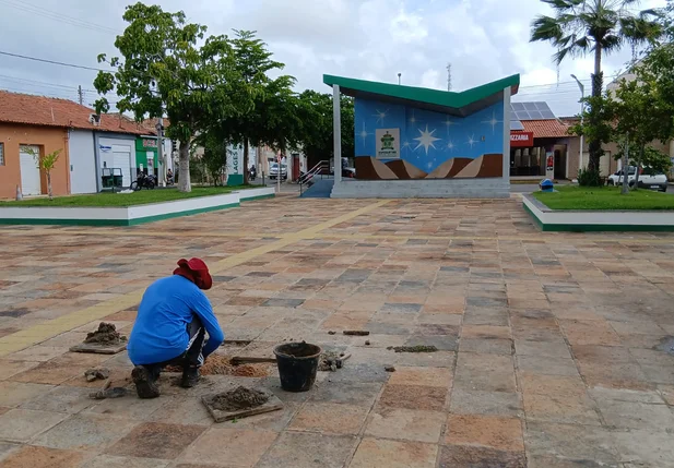 Prefeitura de Esperantina intensifica manutenção de praças