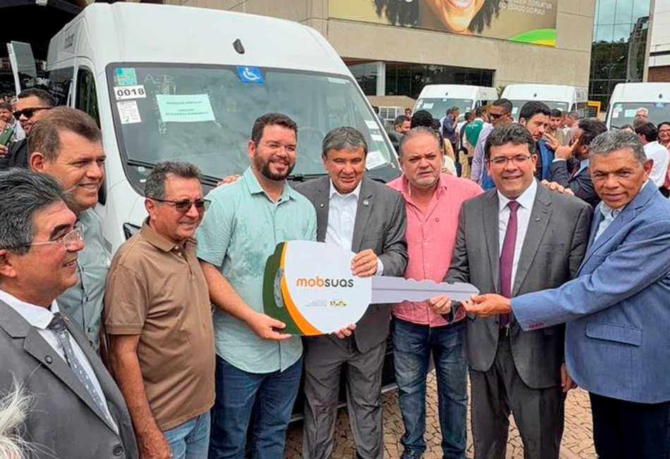 Prefeitura de Joaquim Pires passa a contar com nova van