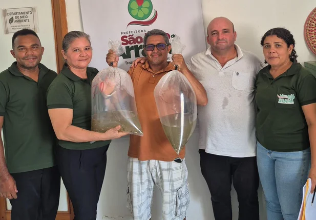 Prefeitura de São João do Arraial entrega 50 mil alevinos para fortalecer piscicultura no município