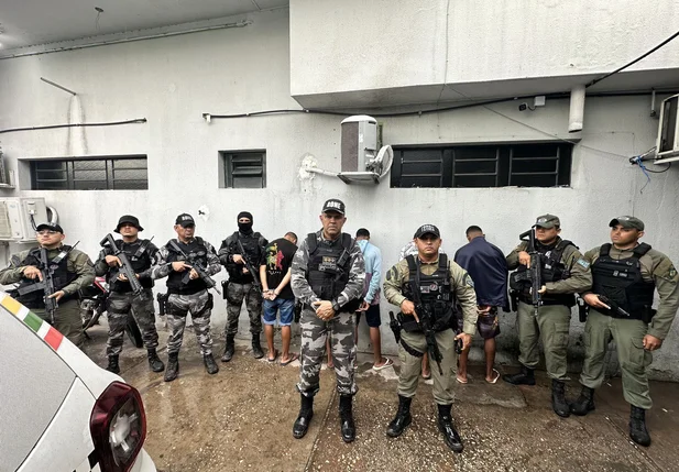 Prisão dos acusados de assaltar motorista por aplicativo em Teresina