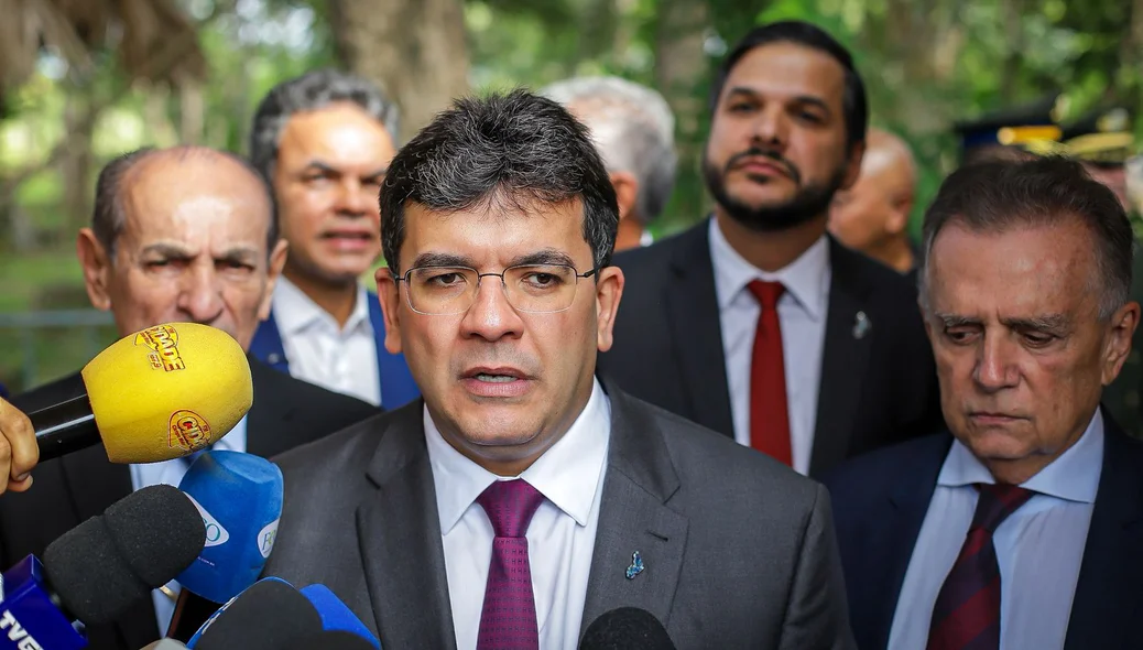 Rafael Fonteles e autoridades