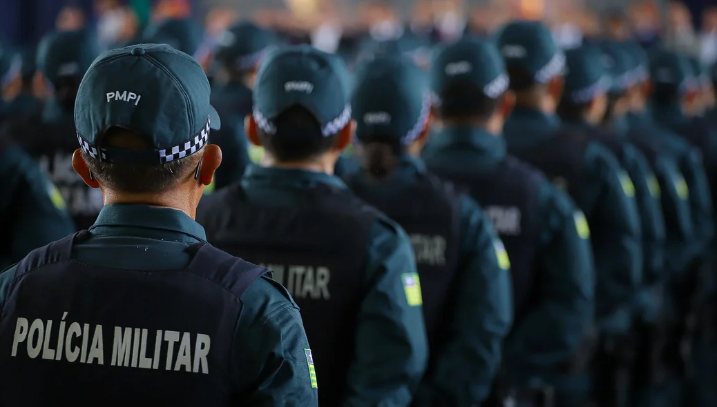 Rafael Fonteles entrega novo fardamento, armas e viaturas para a Polícia Militar do Piauí