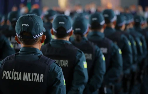 Rafael Fonteles entrega novo fardamento, armas e viaturas para a Polícia Militar do Piauí