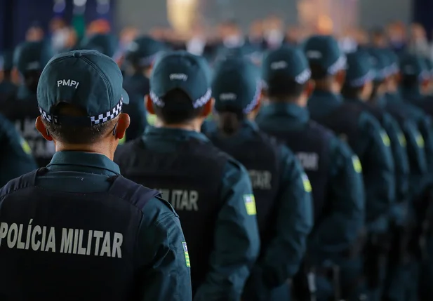 Rafael Fonteles entrega novo fardamento, armas e viaturas para a Polícia Militar do Piauí