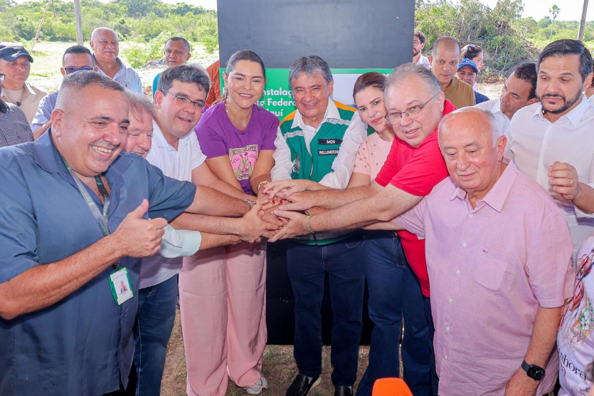 Rafael Fonteles prestigia lançamento da pedra fundamental do IFPI de Luzilândia