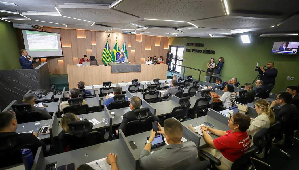 Reunião no Plenarinho