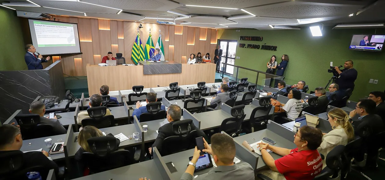 Reunião no Plenarinho