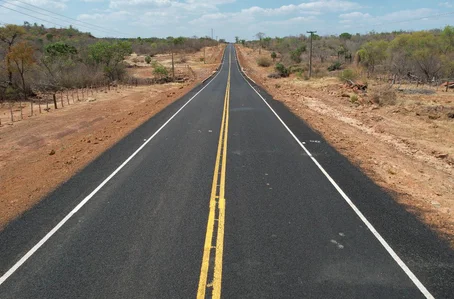 Santa Cruz dos Milagres: trabalho do DER garante rodovias de acesso ao Santuário em excelentes condições