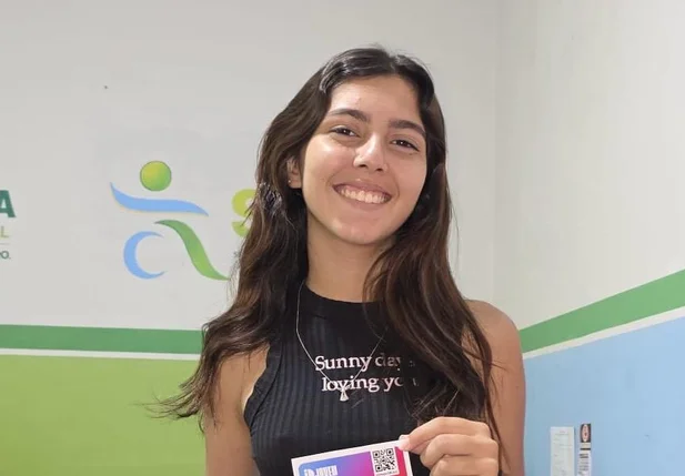 Secretaria entrega da ID Jovem em Esperantina