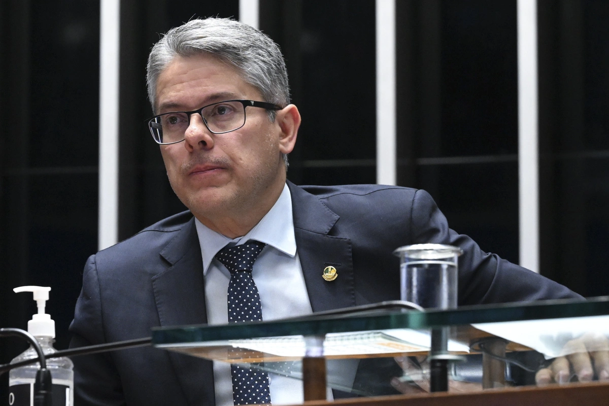 Senador Alessandro Vieira