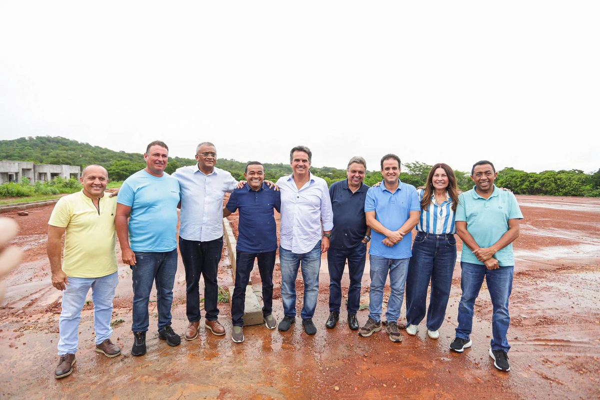 Senador Ciro Nogueira e aliados em Amarante