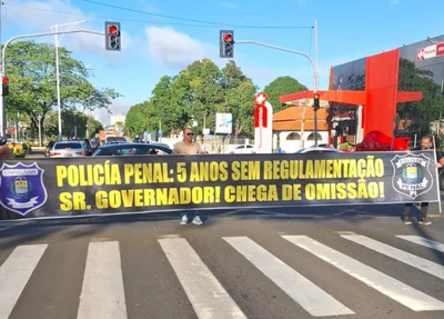 Sinpoljuspi faz protesto na Avenida Frei Serafim