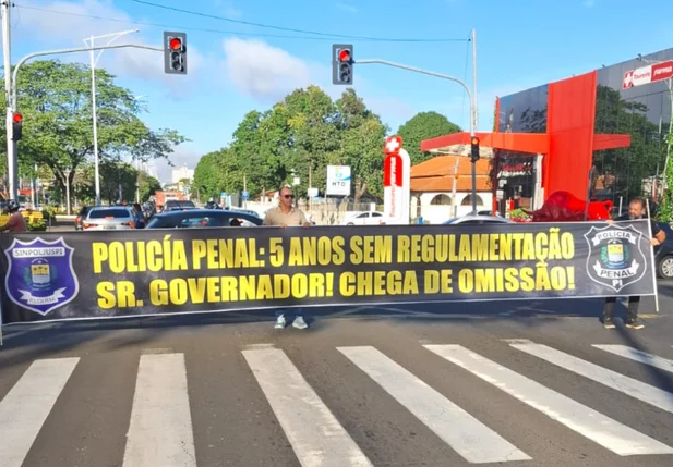 Sinpoljuspi faz protesto na Avenida Frei Serafim