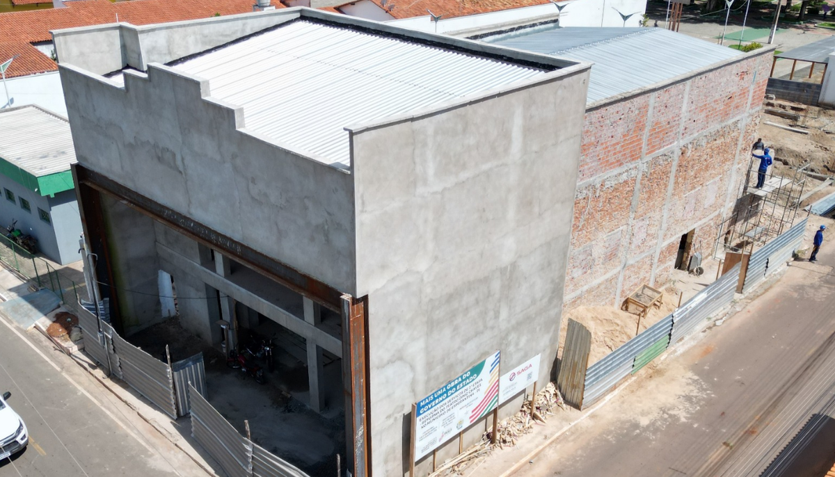 Teatro está sendo construído