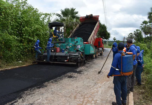 Teresina e mais três municípios piauienses receberão obras de asfalto