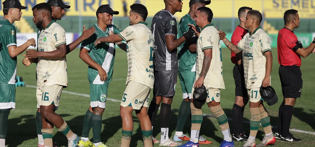 Times se preparando para o jogo