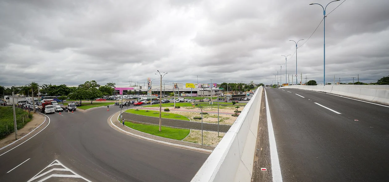 Trecho sinalizado após revitalização do Elevado Miguel Rosa
