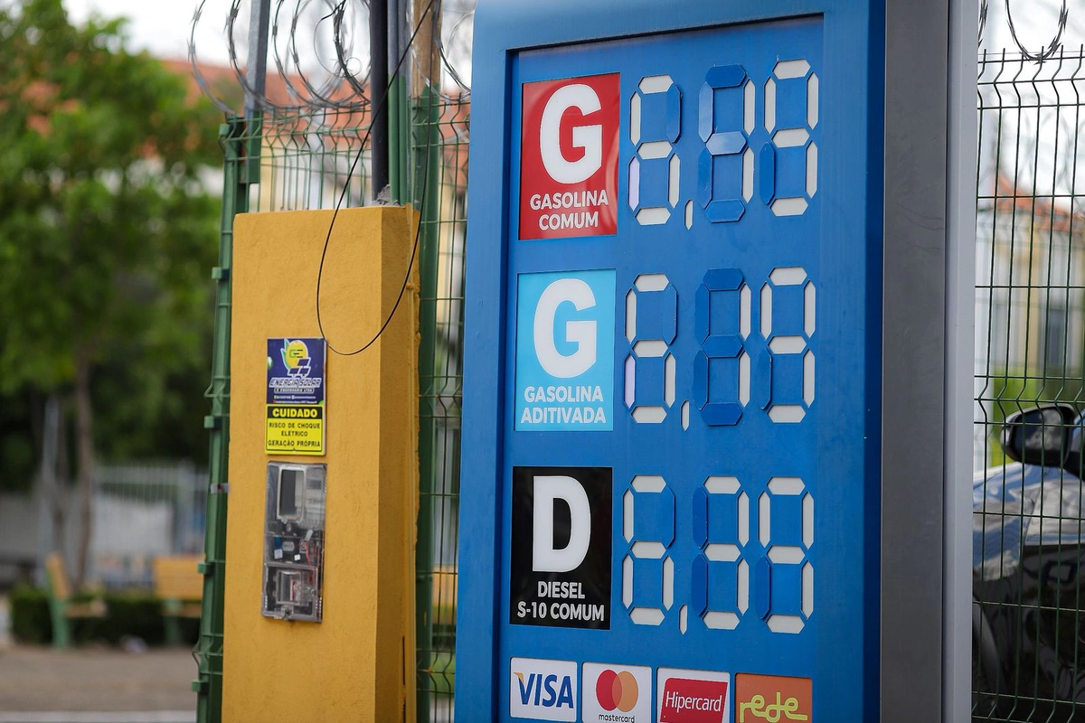 Valor da gasolina aumenta nos postos