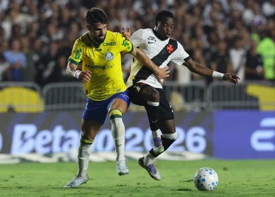 Vasco e Palmeiras se enfrentam em São Januário