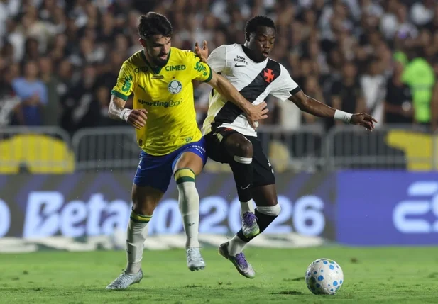 Vasco e Palmeiras se enfrentam em São Januário