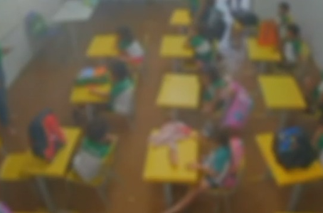 Vídeo mostra crianças em cima de mesas após escola alagar em Cristino Castro