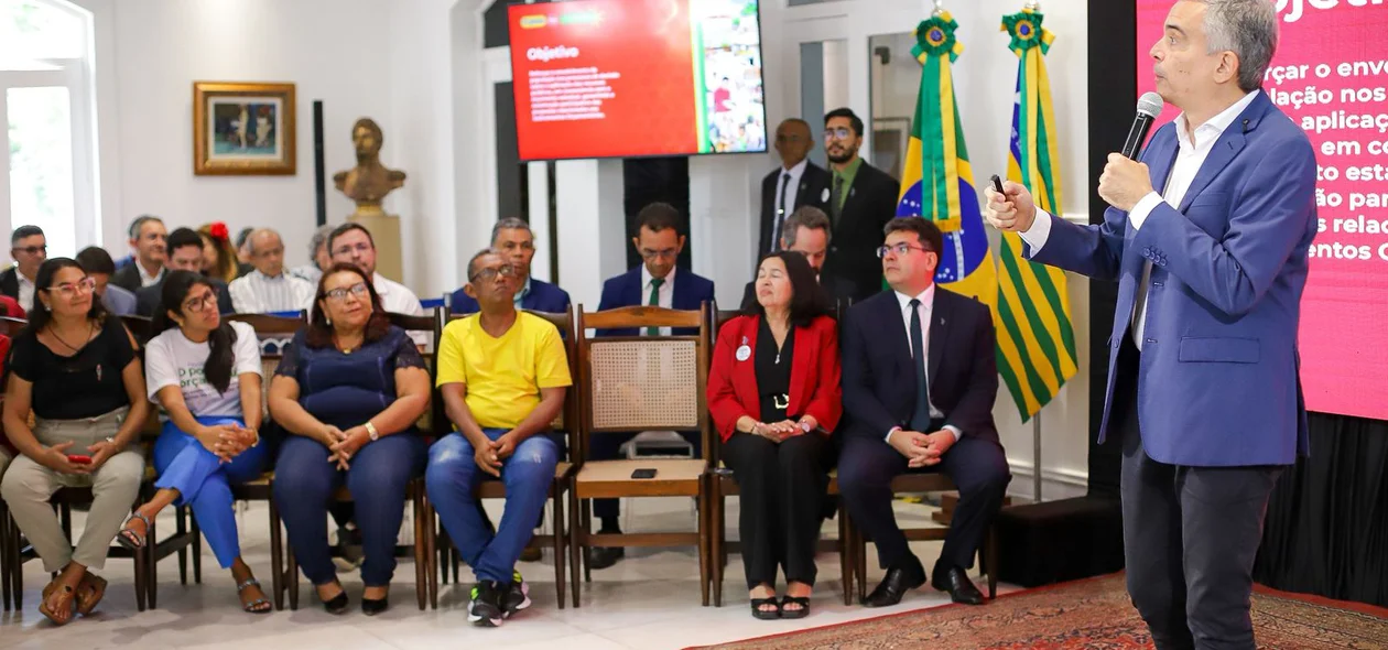Washington Bonfim durante solenidade