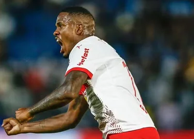 Zagueiro Gustavo Marques