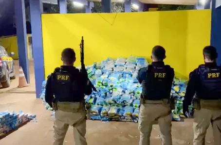 A droga estava escondida entre uma carga de sucata