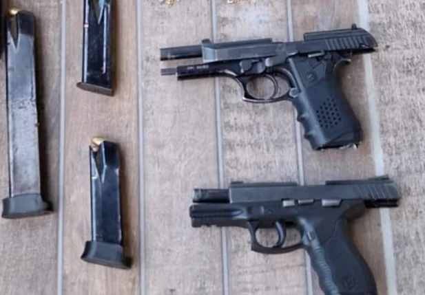 Armas de fogo apreendidas pelo DHPP, dentre elas pistola PT100 da PM-MA