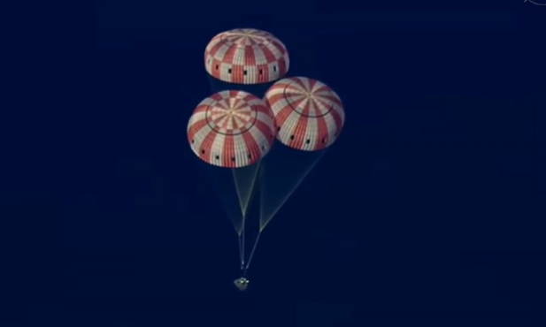 Artemis II retorna à Terra e conclui missão que levou o homem novamente à Lua