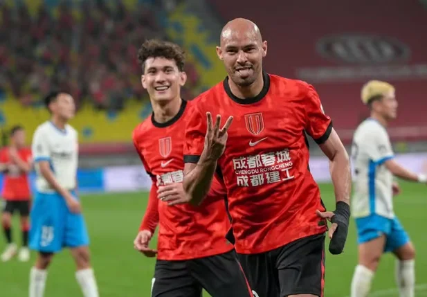Atacante piauiense Felipe Silva