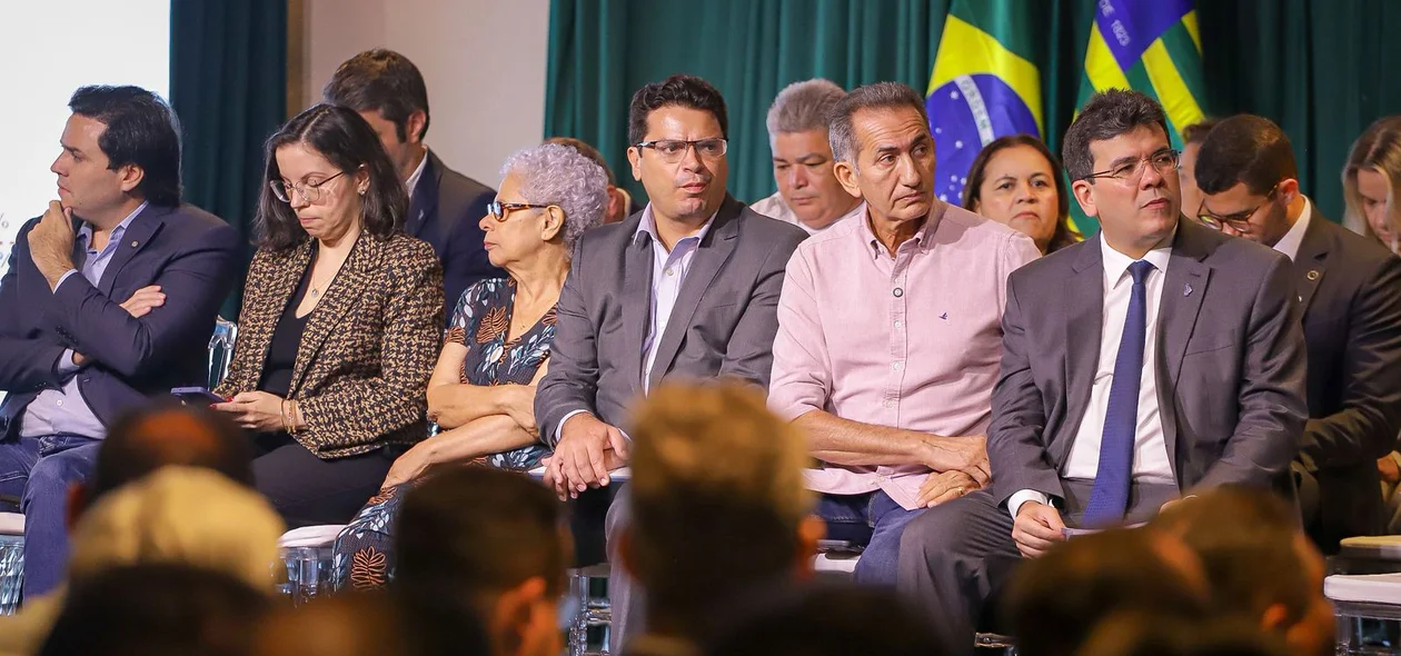 Autoridades no evento