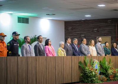 Autoridades presentes na solenidade