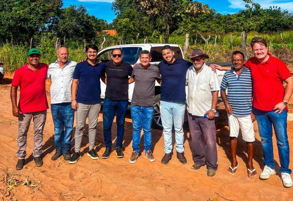 Breno visita cinco municípios do sul do estado e fiscaliza obras de calçamento em Gilbués