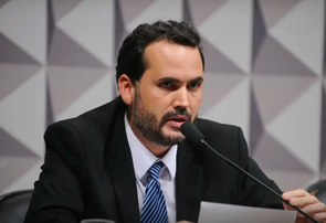 Governo Federal estuda aumentar limite de faturamento do MEI para até R$ 140 mil por ano, afirma Moretti