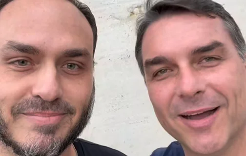 Carlos Bolsonaro e Flávio Bolsonaro