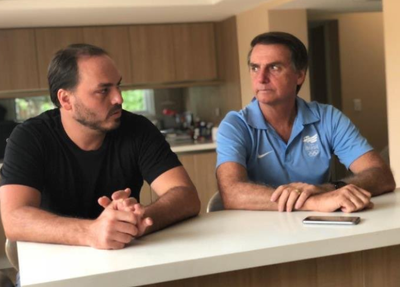 Carlos Bolsonaro e Jair Bolsonaro