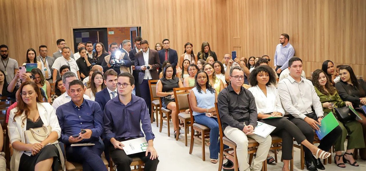 Cerimônia de posse dos aprovados no concurso