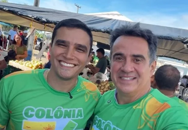 Ciro Nogueira ao lado do prefeito Selindinho