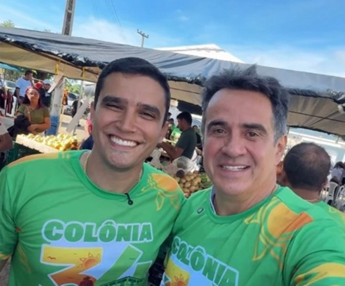 Ciro Nogueira ao lado do prefeito Selindinho
