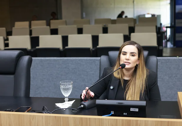 Deputada Bárbara do Firmino
