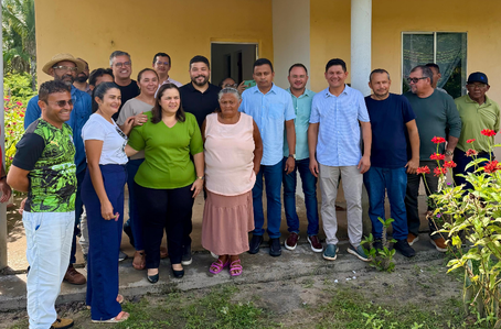 Deputado Dr. Francisco Costa participa de entregas de casas e títulos de terra em Miguel Alves