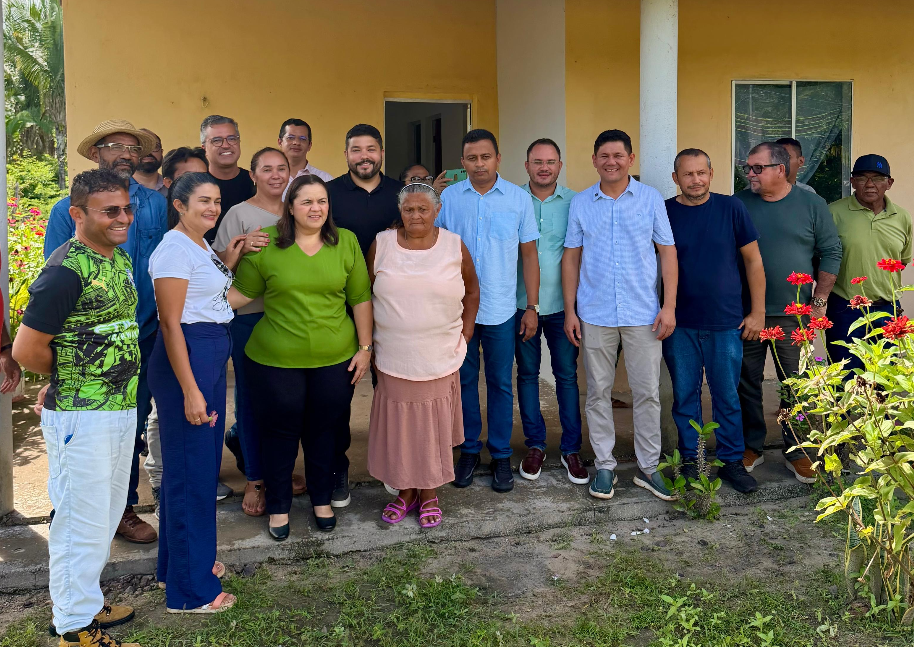 Deputado Dr. Francisco Costa participa de entregas de casas e títulos de terra em Miguel Alves