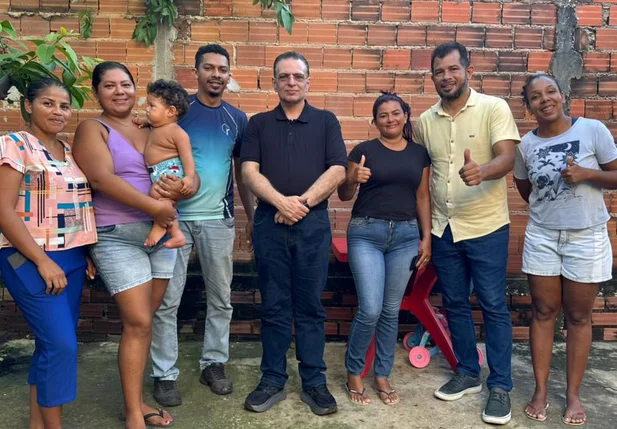 Deputado Gessivaldo ouve demandas de moradores da Santa Maria