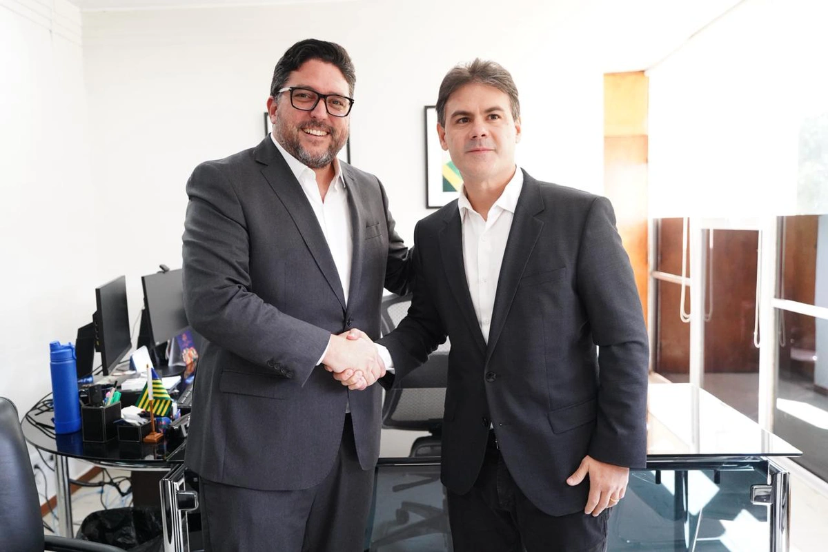Deputado Severo Eulálio participa de reunião na Sead para tratar do programa Casa Legal em Júlio Borges