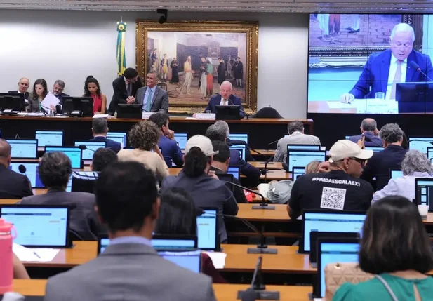 Discussão e votação de propostas legislativas na Câmara dos Deputados